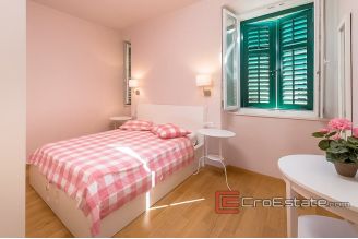 19 2018 118 Split stone house for sale