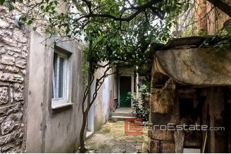 07 4882 30 Korcula house for sale