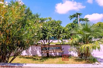 19 4883 30 Istra house swimming pool for sale