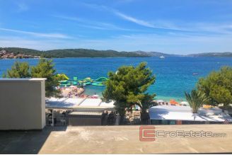 011 2022 171 island ciovo beachfront penthouse for sale