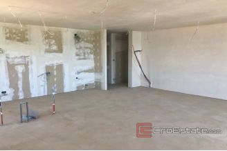 011 2022 171 island ciovo beachfront penthouse for sale