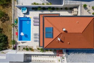 020 2022 197 Omis villa swimming pool for sale