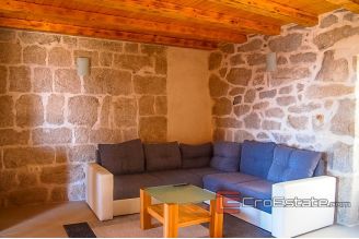 11 2019 74 Split area house for sale