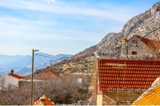 11 2019 74 Split area house for sale