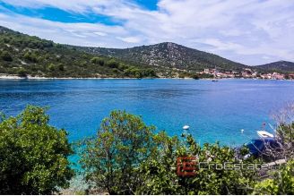 07 2021 190 Trogir area house sea front for sale