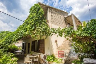 09 2019 77 Omis area house sea view for sale