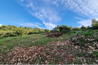 004 4888 30 Island of Ciovo Building land with a sea view for sale