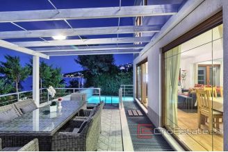 020 2021 212 island ciovo seafront villa with pool for sale