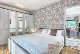 020 2021 212 island ciovo seafront villa with pool for sale