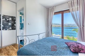 020 2021 212 island ciovo seafront villa with pool for sale