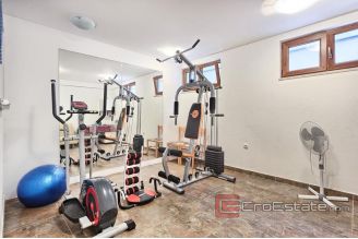 020 2021 212 island ciovo seafront villa with pool for sale