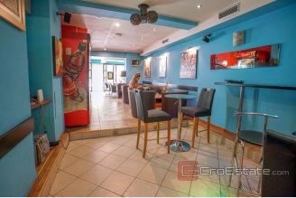 001 4395 30 split business space for sale