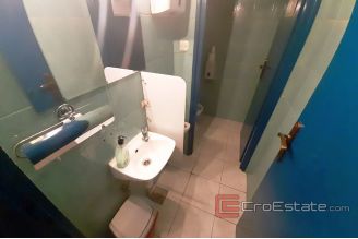 007 4395 30 split business space for sale