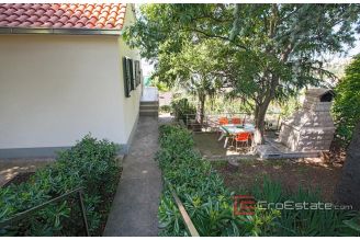 10 2022 208 Ciovo house sea view for sale