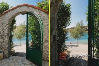 20 2021 218 Sibenik house seafront for sale