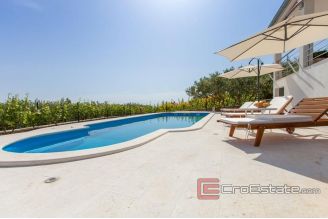 020 2022 213 kastela seaview villa with pool for sale