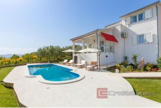 020 2022 213 kastela seaview villa with pool for sale