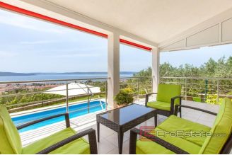 020 2022 213 kastela seaview villa with pool for sale