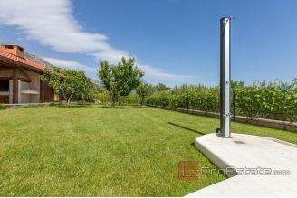 020 2022 213 kastela seaview villa with pool for sale