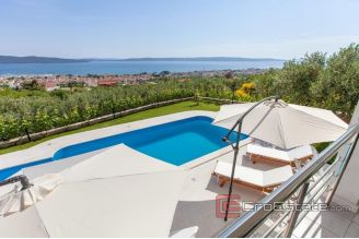 020 2022 213 kastela seaview villa with pool for sale