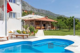 020 2022 213 kastela seaview villa with pool for sale