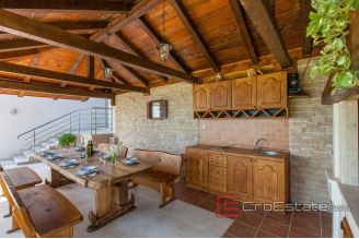 020 2022 213 kastela seaview villa with pool for sale