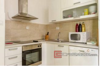 09 2013 87 Split apartment for sale