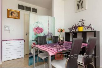 09 2013 87 Split apartment for sale