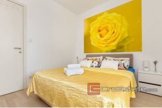 09 2013 87 Split apartment for sale
