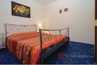 015 2021 228 near rogoznica holiday house for sale