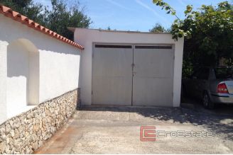 015 2021 228 near rogoznica holiday house for sale