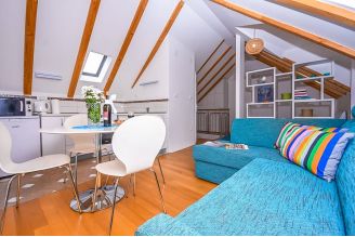 20 2019 70 Trogir stone house for sale