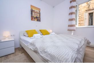 20 2019 70 Trogir stone house for sale