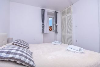 20 2019 70 Trogir stone house for sale