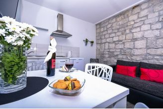 20 2019 70 Trogir stone house for sale