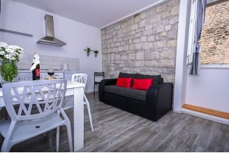 20 2019 70 Trogir stone house for sale