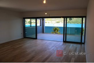 10 2021 191 Trogir area apartment sea front for sale