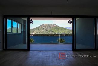 10 2021 191 Trogir area apartment sea front for sale