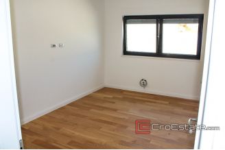 10 2021 191 Trogir area apartment sea front for sale