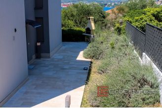 16 2021 196 Ciovo house sea view for sale