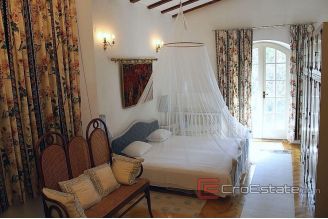 018 2021_197 seafront villa Primosten1