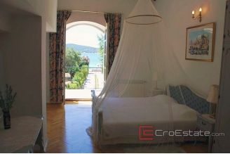 018 2021_197 seafront villa Primosten1