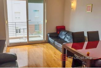 10 4963 30 Split apartment for sale