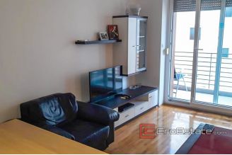 10 4963 30 Split apartment for sale