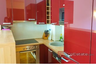 10 4963 30 Split apartment for sale
