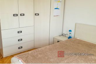10 4963 30 Split apartment for sale