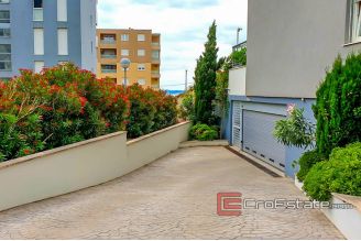10 4963 30 Split apartment for sale