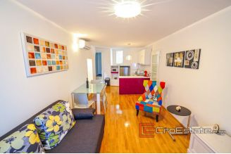 09 2025 19 Split apartment for sale