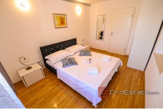 09 2025 19 Split apartment for sale