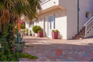 09 2021 201 Ciovo house sea view for sale